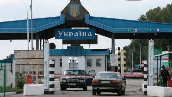 Виїзд за кордон чоловіків до 24 років: дозволять чи не дозволять?