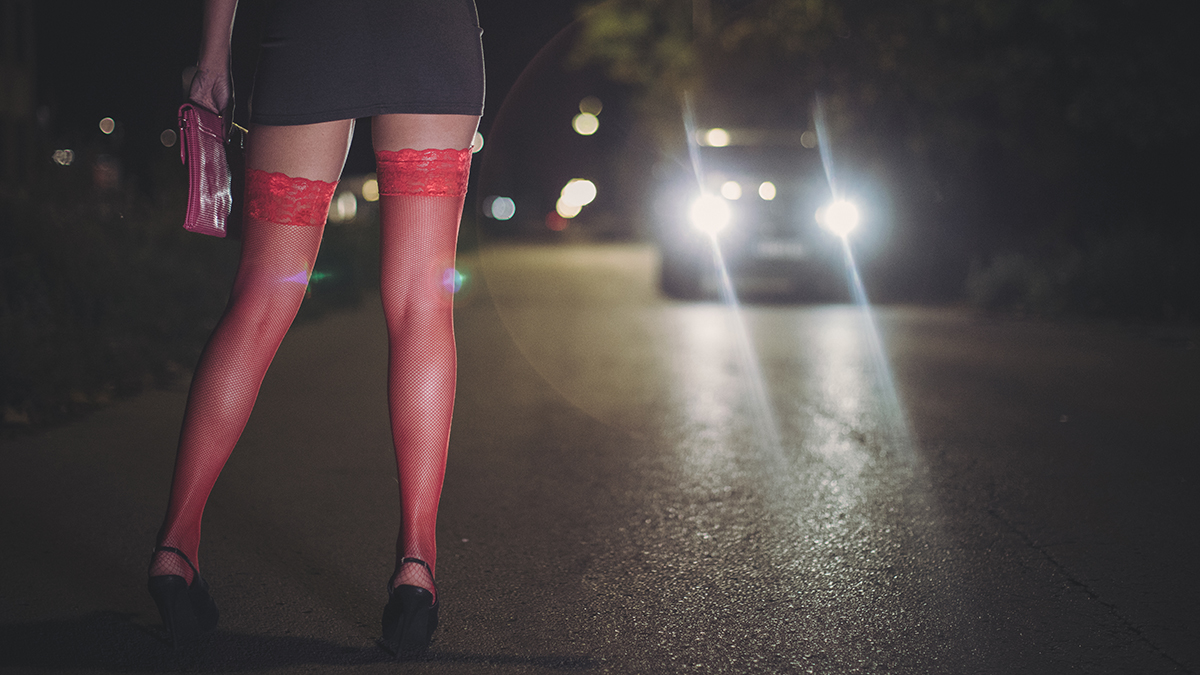 Тринадцатилетних школьниц превращают в сексуальных рабынь