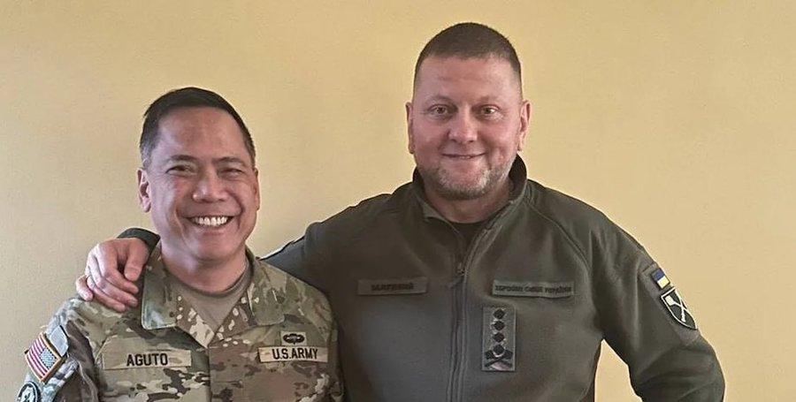 Пил чачу литрами и терял секретные документы: приключения генерала армии США  в Украине