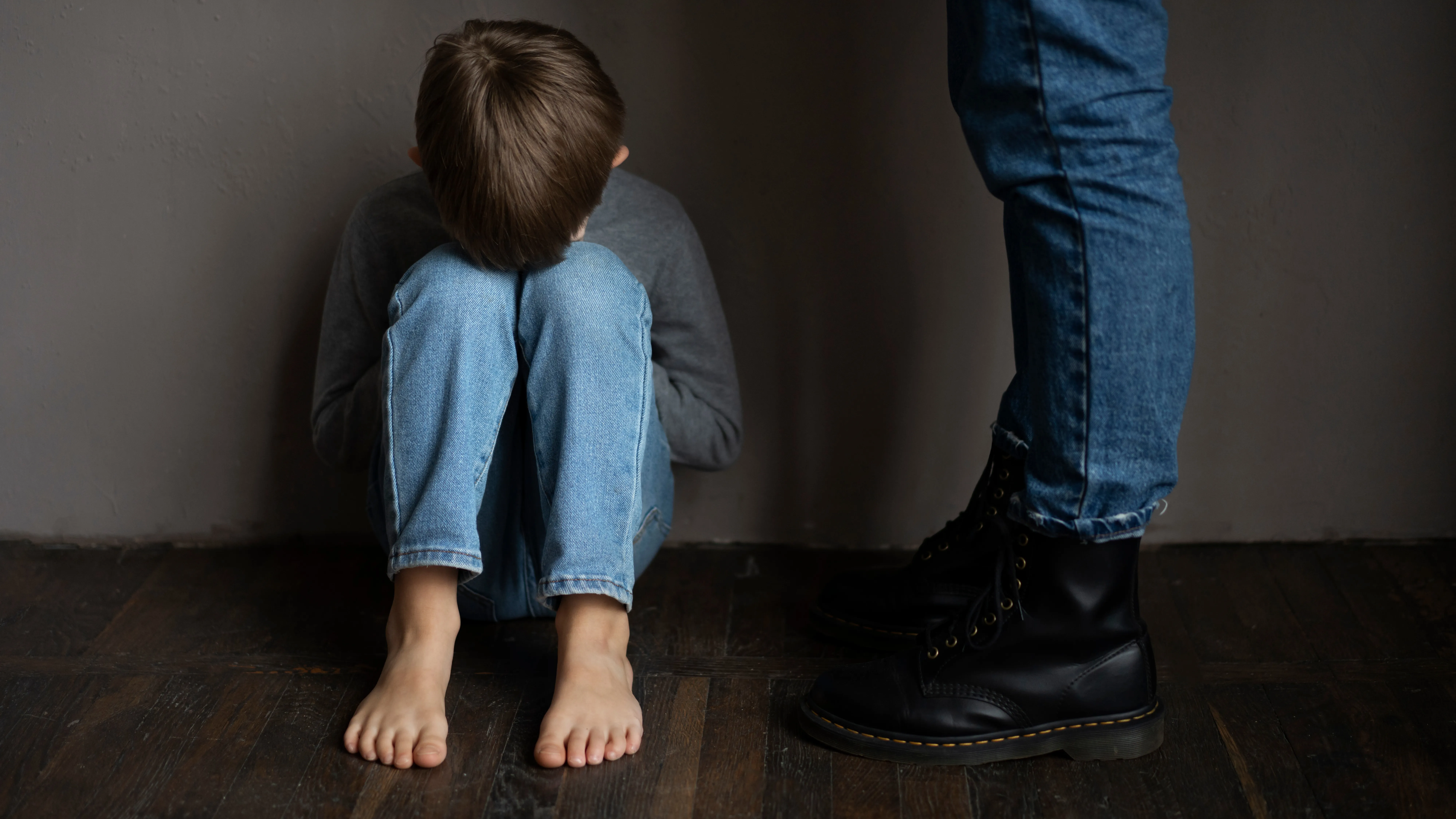 Гей-пару осудили на сто лет за гнусное насилие над приемными детьми