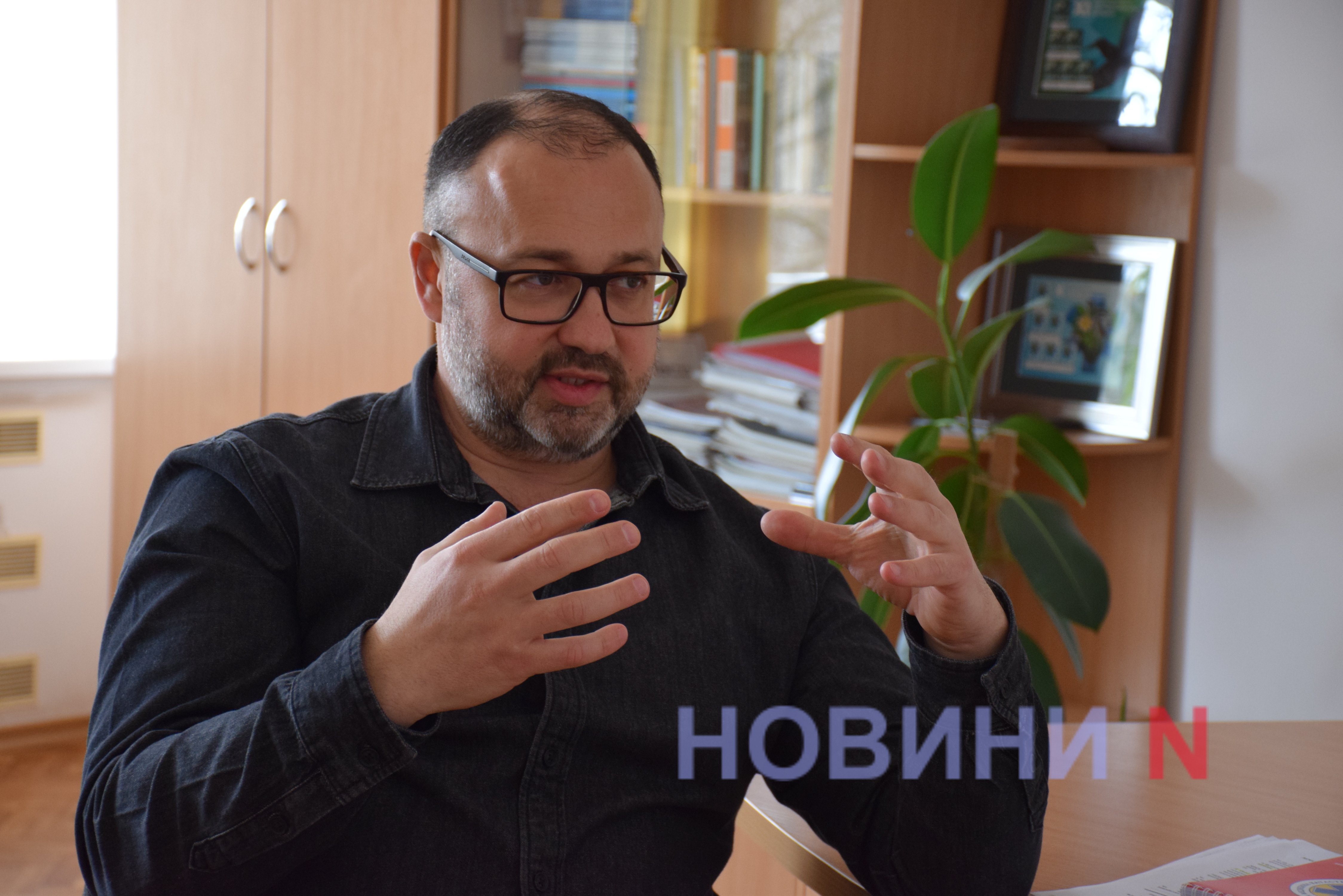 Андрій Самойлов розповів як працює «швидка» під час війни та які зарплати отримують медики