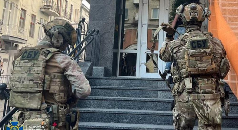 Порноскандал в полиции: за что задержаны полицейские полковники в трех областях
