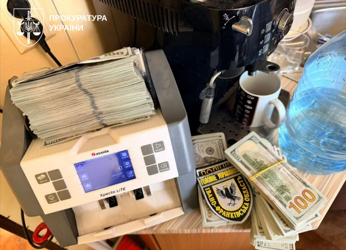 Порноскандал в полиции: за что задержаны полицейские полковники в трех областях