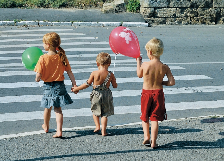 Водитель - детям: 10 советов, как спасти жизнь на дороге