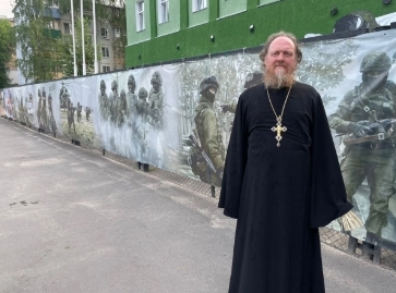 Священик Нижегородської єпархії РПЦ родом з України благословляє російських військових на вбивства своїх колишніх співвітчизників