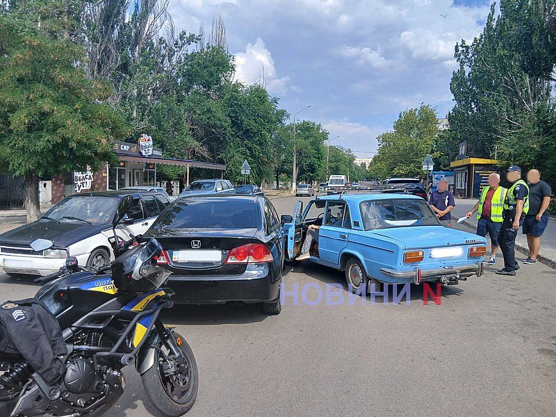 ВАЗ и Honda столкнулись в Николаеве