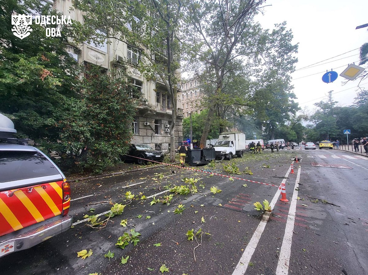 В  центре Одессы после российского удара поврежден жилой дом и есть раненые. ОБНОВЛЕНО
