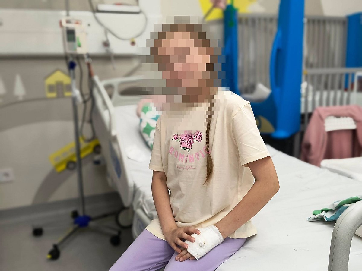 Во Львове хирурги удалили у 12-летней девочки 4-килограммовую опухоль (фото)