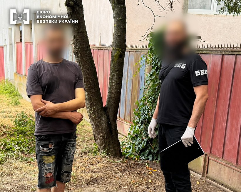 На Закарпатье разоблачили подпольный цех по изготовлению фальшивых паспортов Украины и стран ЕС