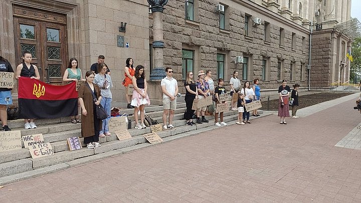 В Николаеве седьмой день подряд проходит акция против указов Зеленского