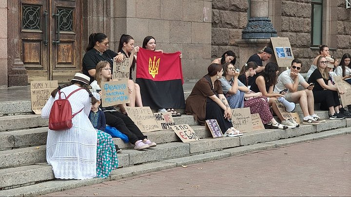 В Николаеве седьмой день подряд проходит акция против указов Зеленского