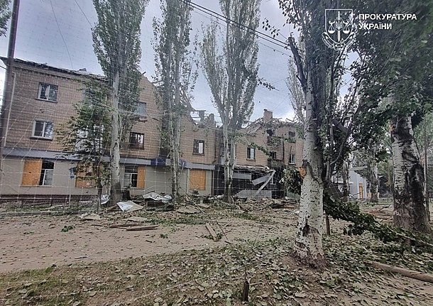 Обстрел Славянска: повреждены 11 многоэтажек, ранены 16 человек