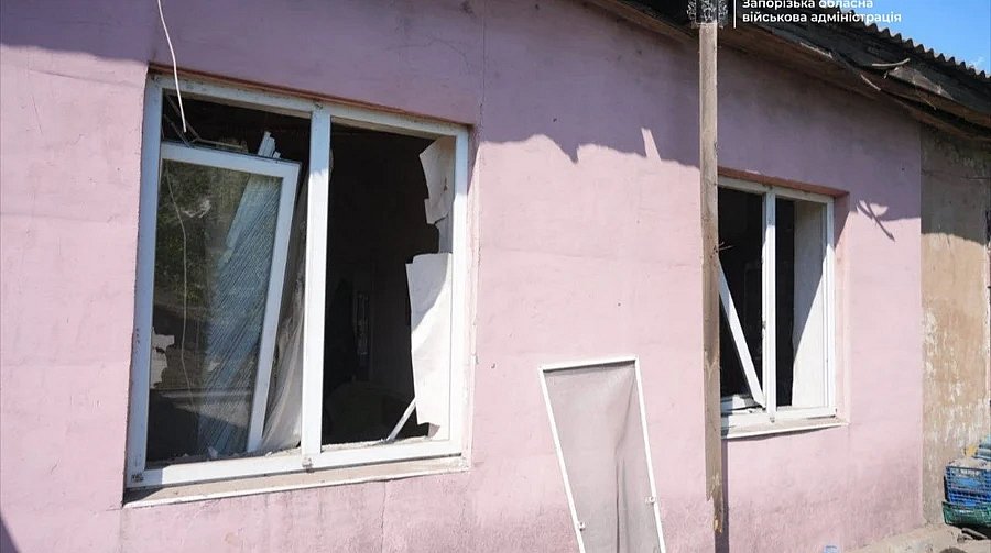 Армия РФ вновь атаковала Запорожье: 7 человек пострадали