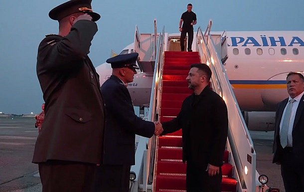 Зеленский прибыл в США: будут встречи с Трампом и прощание с сенатором Грэмом