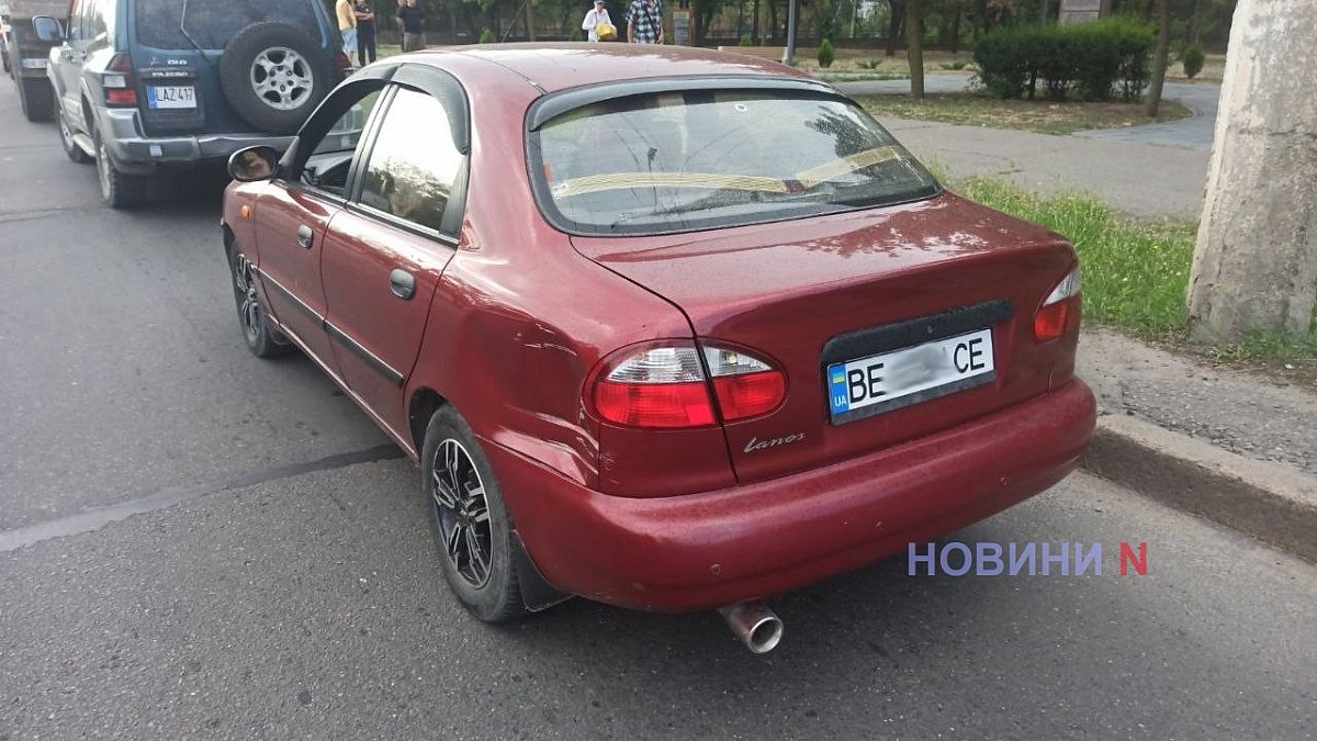 В Николаеве «притерлись» самосвал и «Ланос»