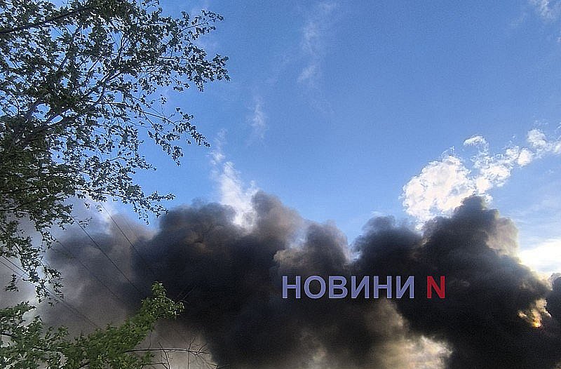  Возникли пожары, разрушен дом: подробности атаки на Николаев