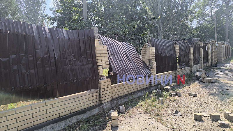 Появились первые фото разрушений в результате атаки на Николаев