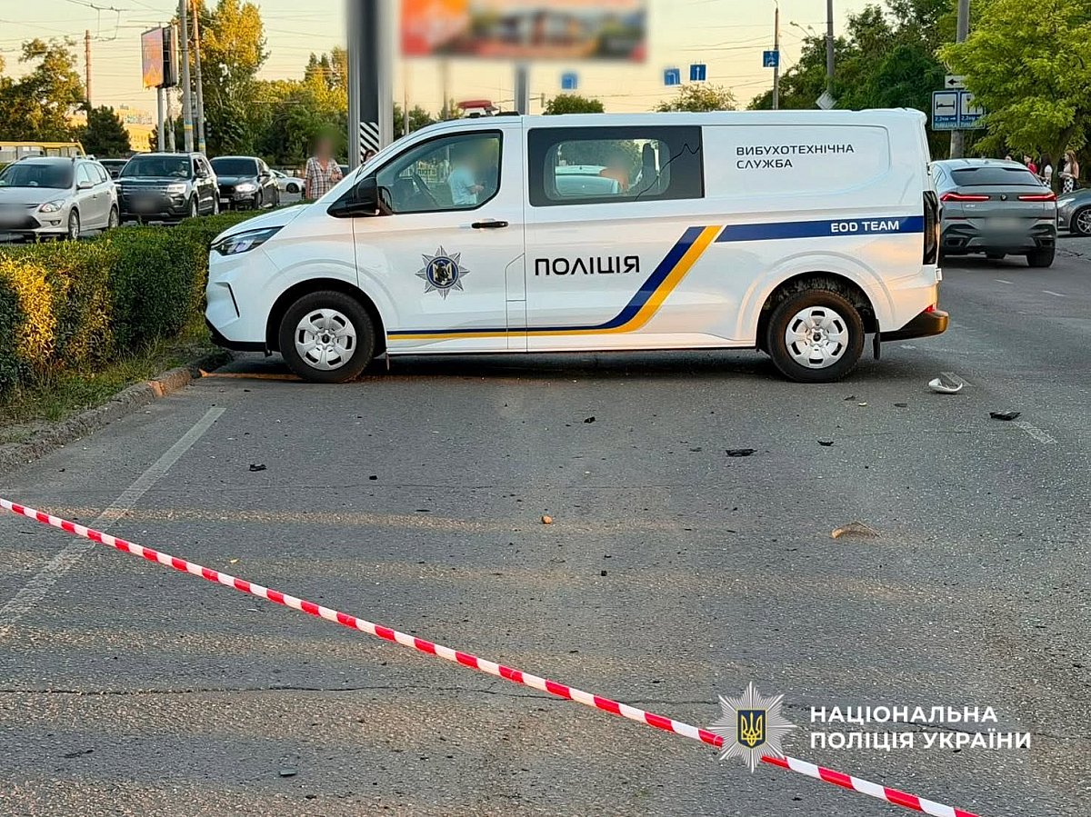 Полиция раскрыла подробности взрыва автомобиля в Одессе: водитель погиб, пассажирка ранена