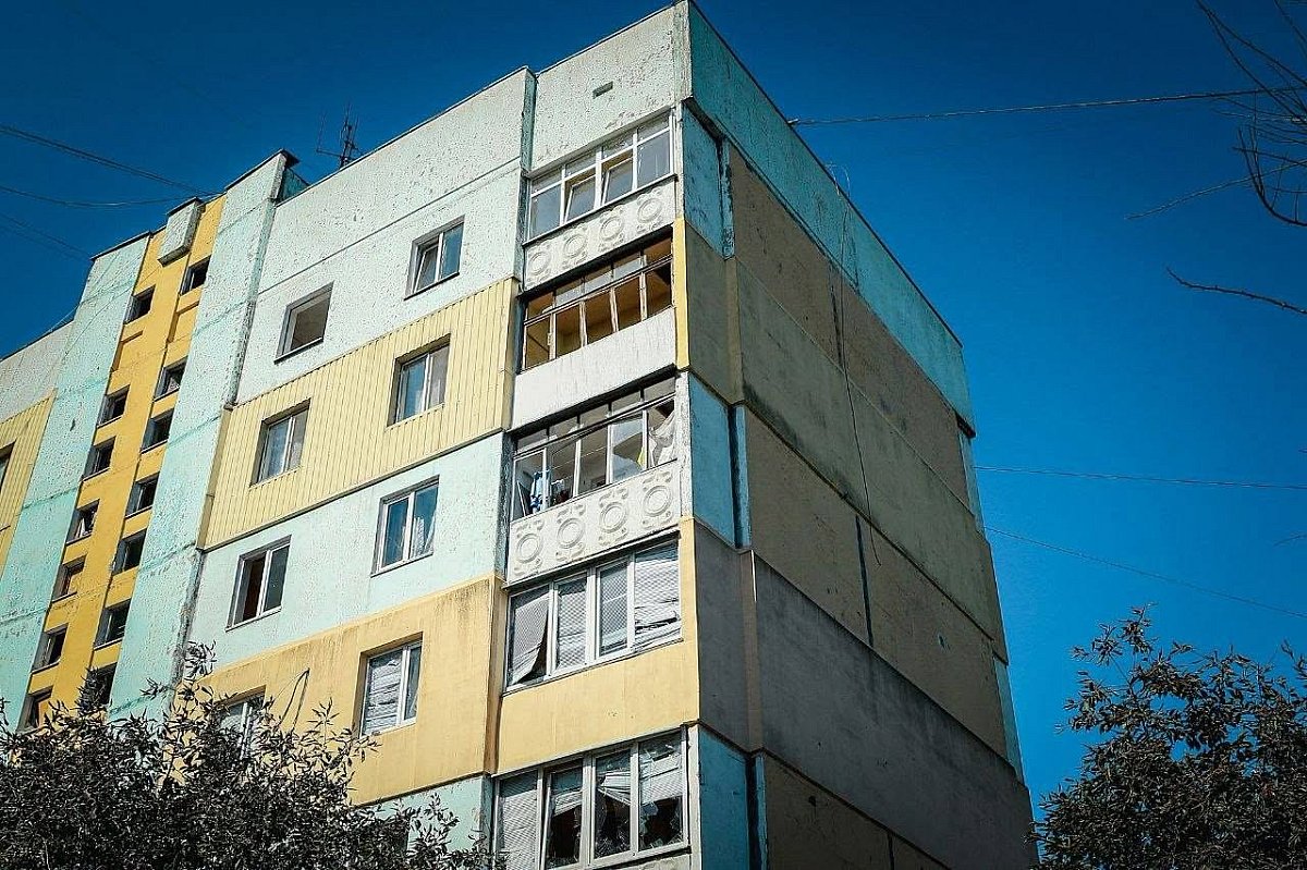 Обстрел Николаева с погибшим и пострадавшими: в городе ликвидируют последствия атак (фото)