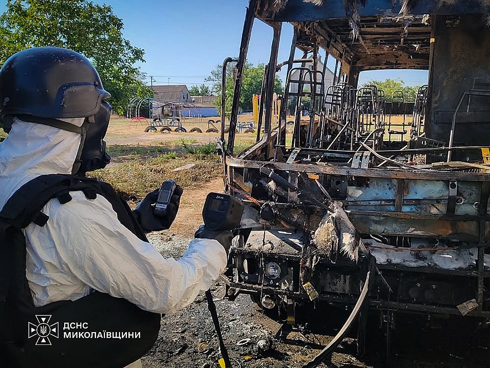 В ГСЧС показали фото и видео последствий утренней атаки на Николаев