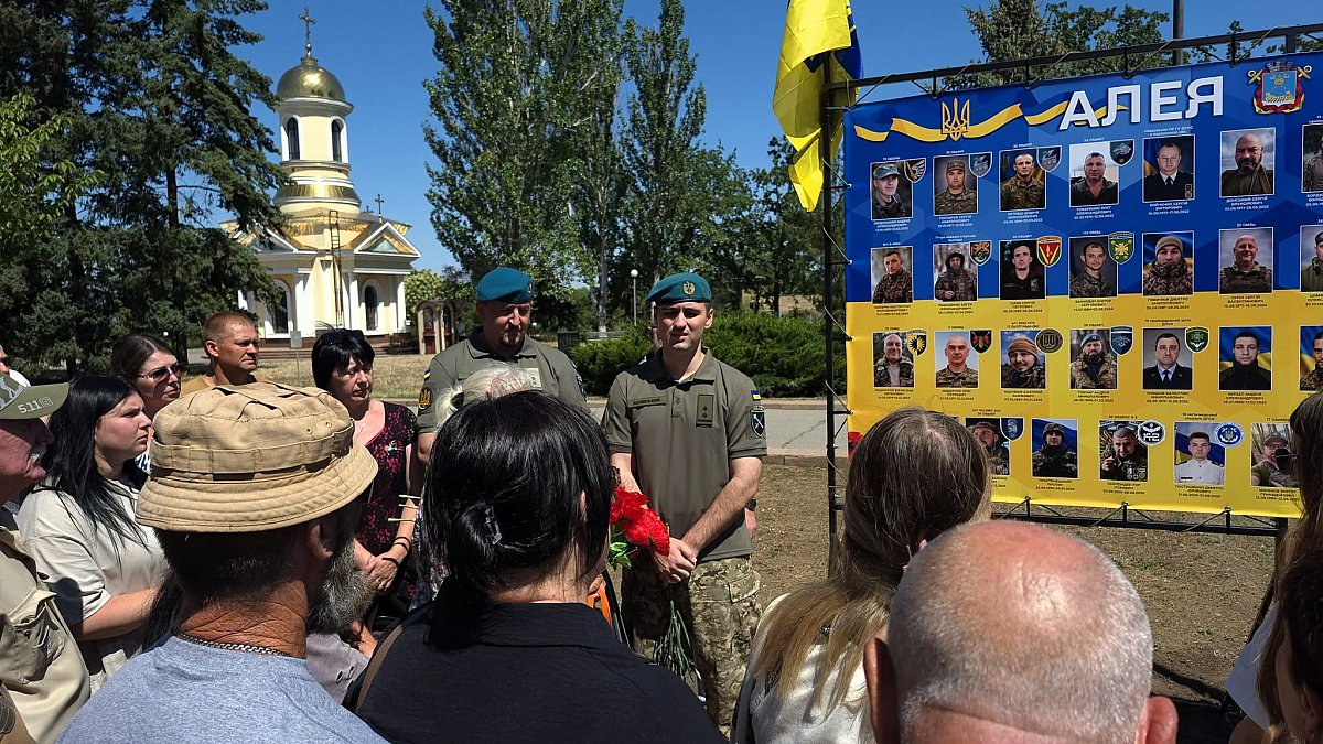 На Аллее Славы в Николаеве открыли новый баннер в память о погибших воинах