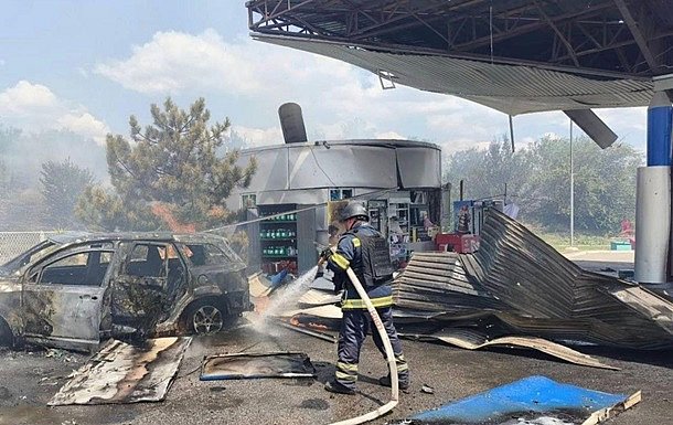 У Дніпропетровській області російський удар по заправці: загинуло троє людей