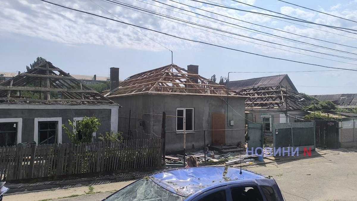 Появились новые фото и видео с места ночной атаки по Николаеву