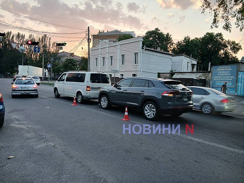 В Николаеве столкнулись два «Фольксвагена»