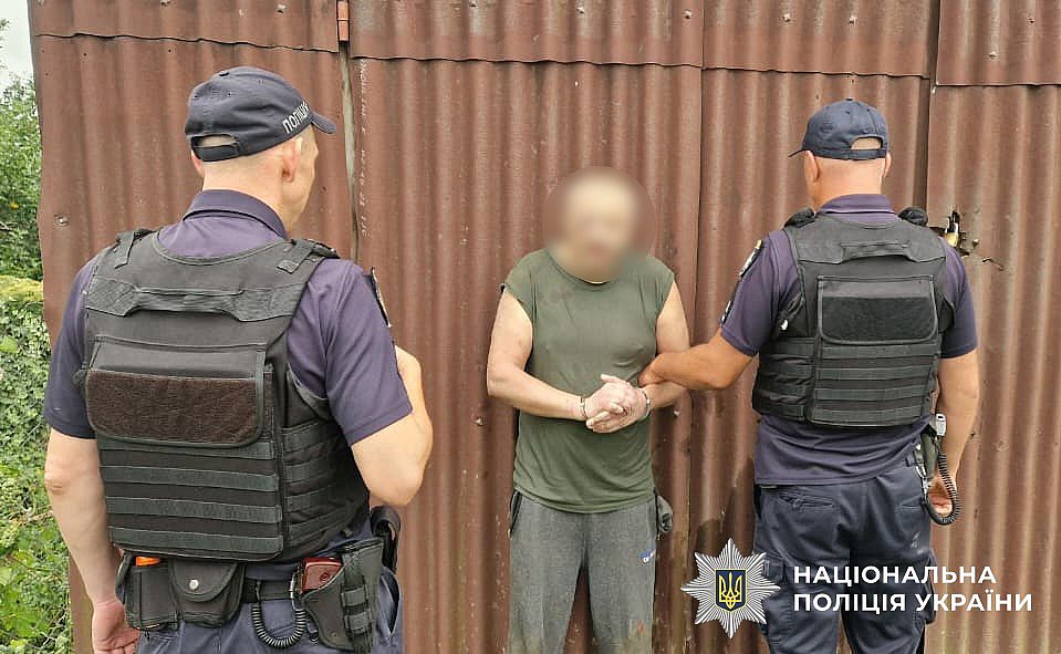 11 дней скрывался после нападения на полицейских: в Черновицкой области задержали подозреваемого