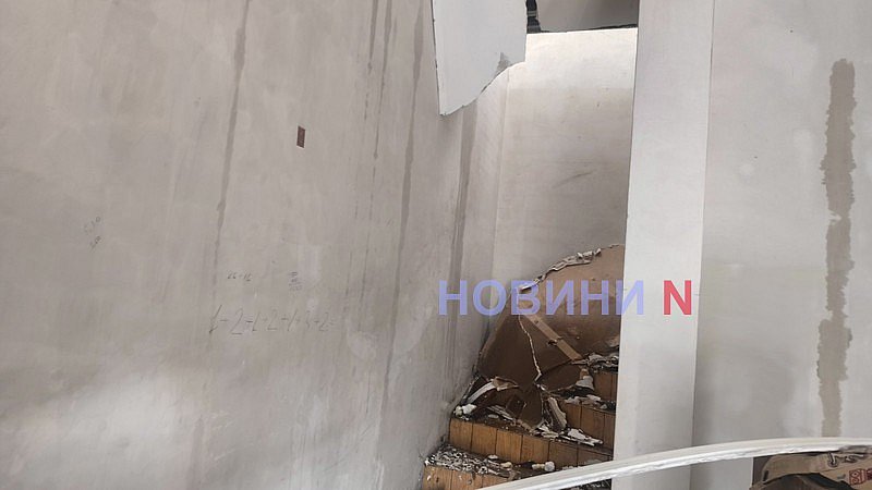 Появились новые фото и видео с места ночной атаки по Николаеву