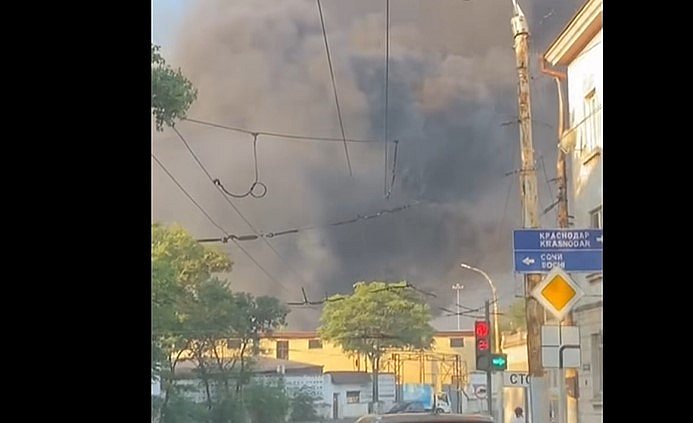 «Паляниця», ракети «Нептун» та морські дрони: Зеленський повідомив деталі удару по Новоросійську (відео)