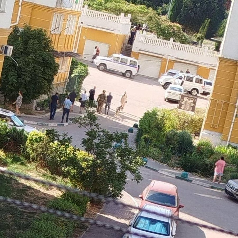 В Севастополе при взрыве погиб военный РФ: ФСБ заявило о задержании подозреваемой