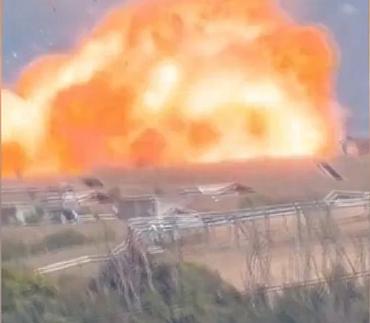 В Италии подожгли завод по производству боеприпасов: он взорвался (видео)