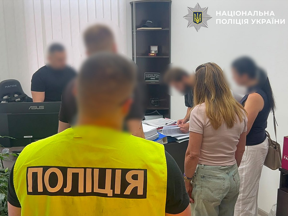 У Києві квартири продавали кілька разів: поліція розкрила схему з нерухомістю на 175 млн грн
