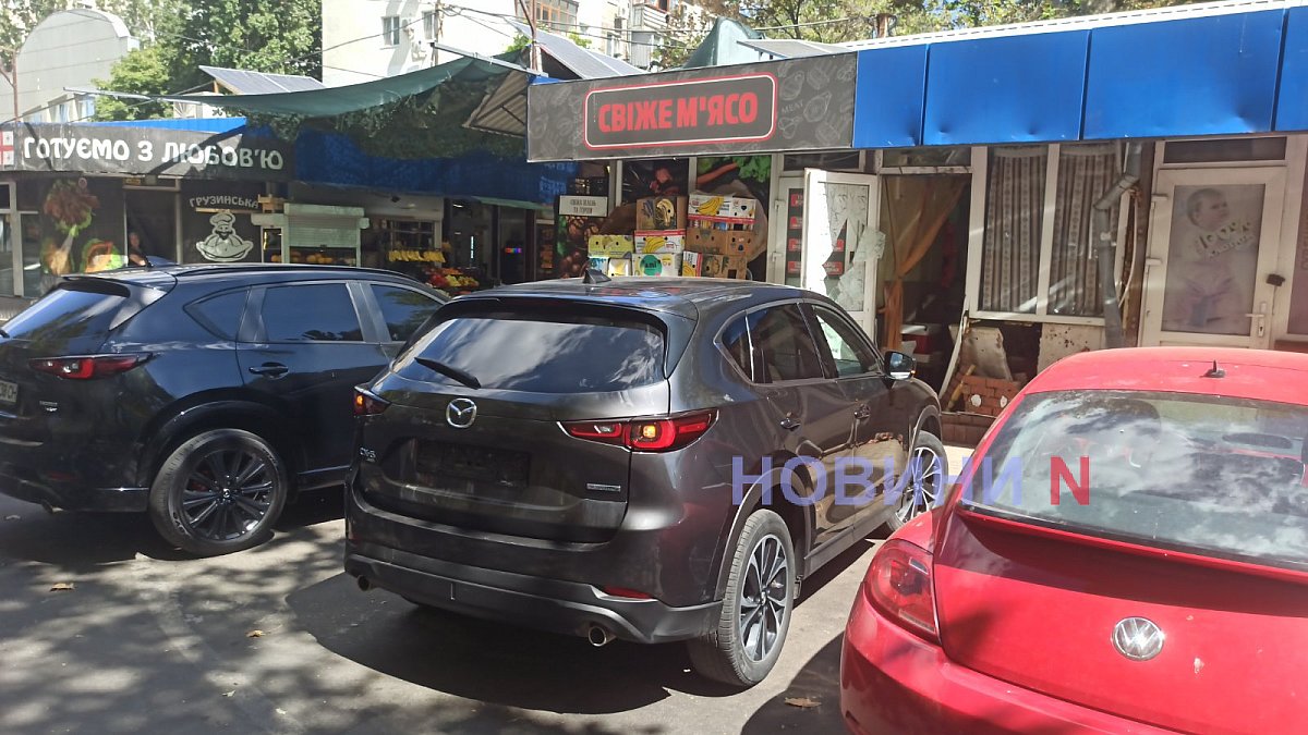 У центрі Миколаєва Mazda в\