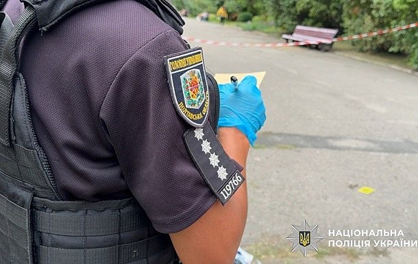 В Лубнах мужчина открыл стрельбу по полицейским