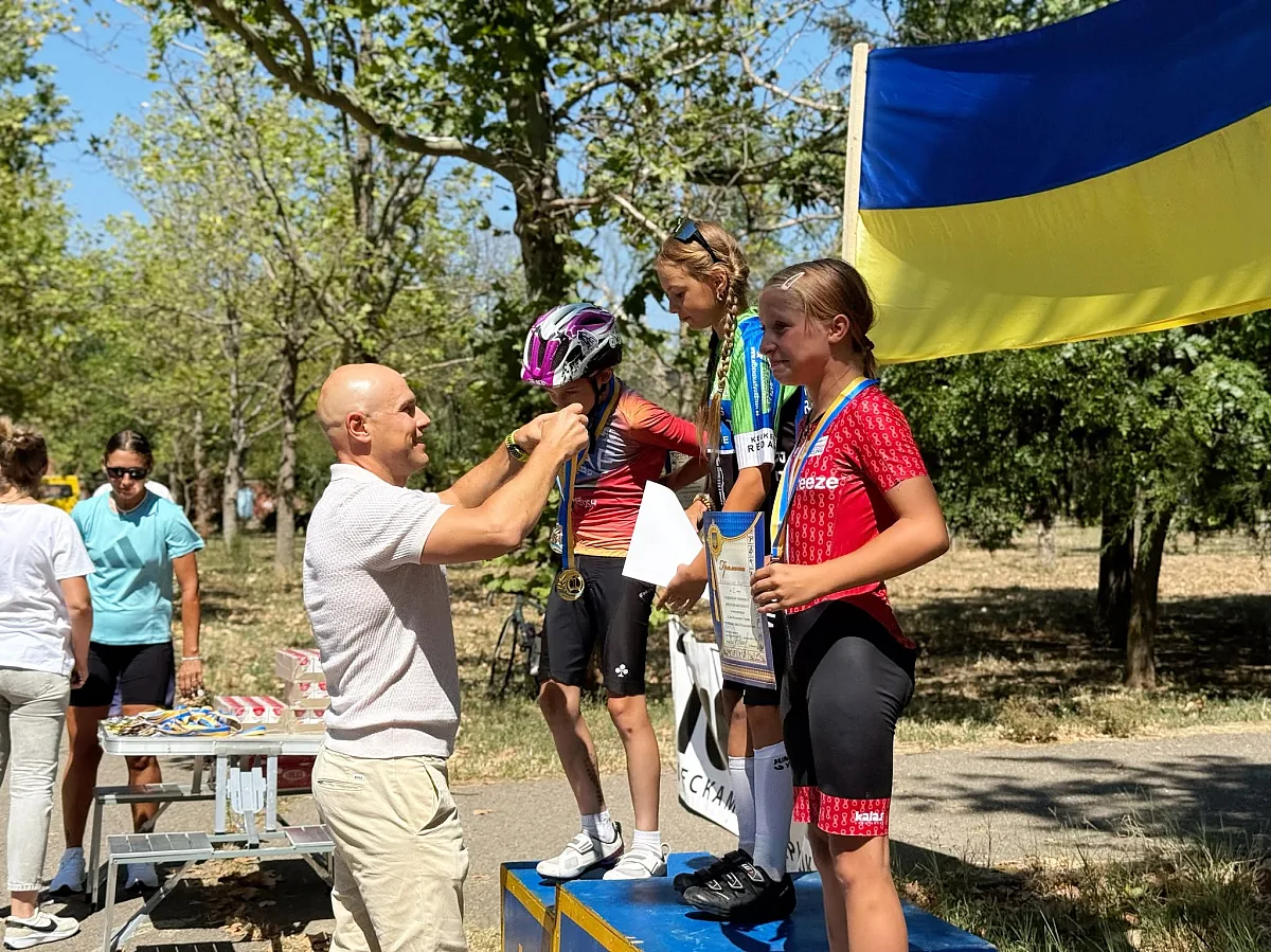 В Николаеве прошел открытый чемпионат области по велоспорту: спортсмены соревновались в гонке критериум
