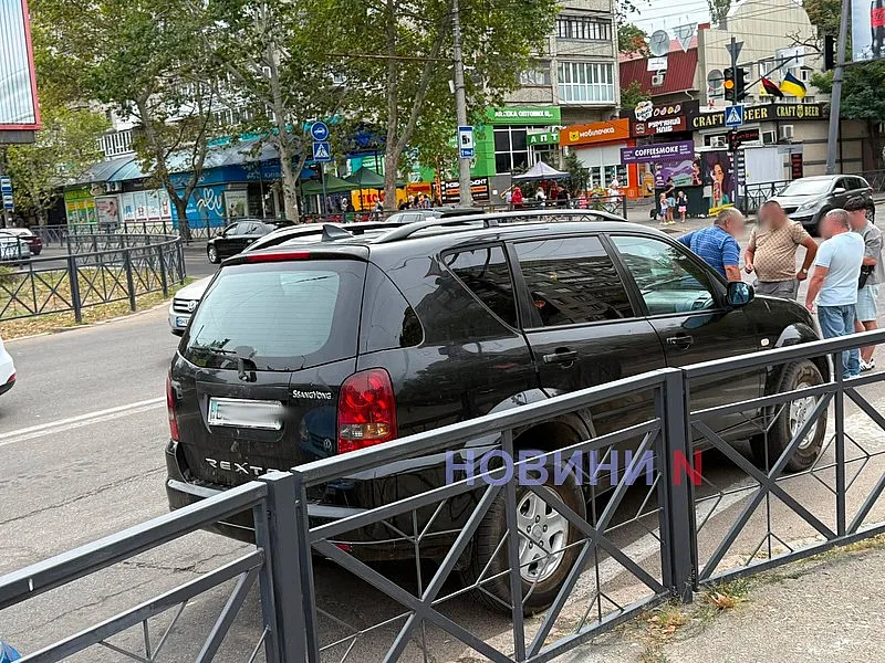 У центрі Миколаєва автомобіль «Кіа» зіткнувся із SsangYong: утворився автомобільний затор