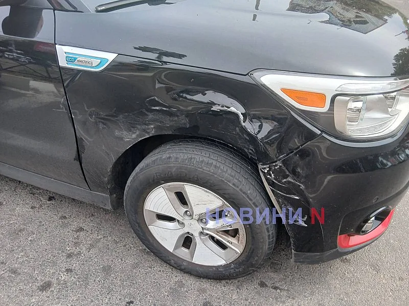 У центрі Миколаєва автомобіль «Кіа» зіткнувся із SsangYong: утворився автомобільний затор