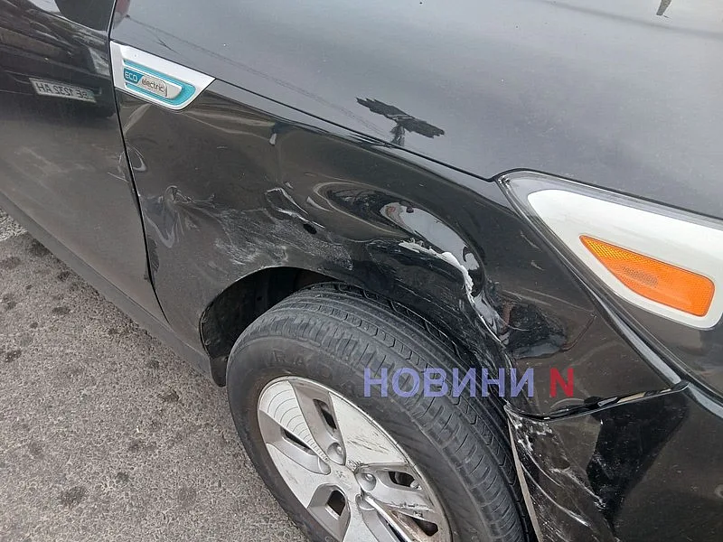 У центрі Миколаєва автомобіль «Кіа» зіткнувся із SsangYong: утворився автомобільний затор