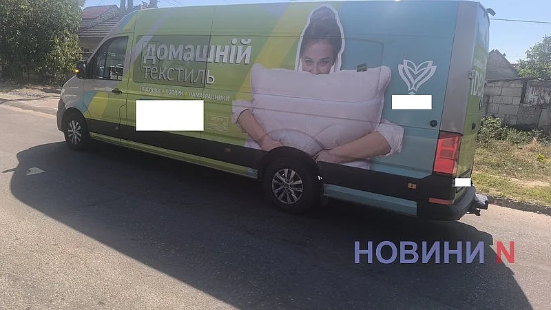 Два микроавтобуса столкнулись на перекрестке в Николаеве