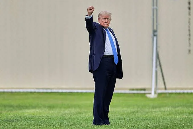 Трамп назвал Ормузский пролив территорией США и заявил о полном контроле региона