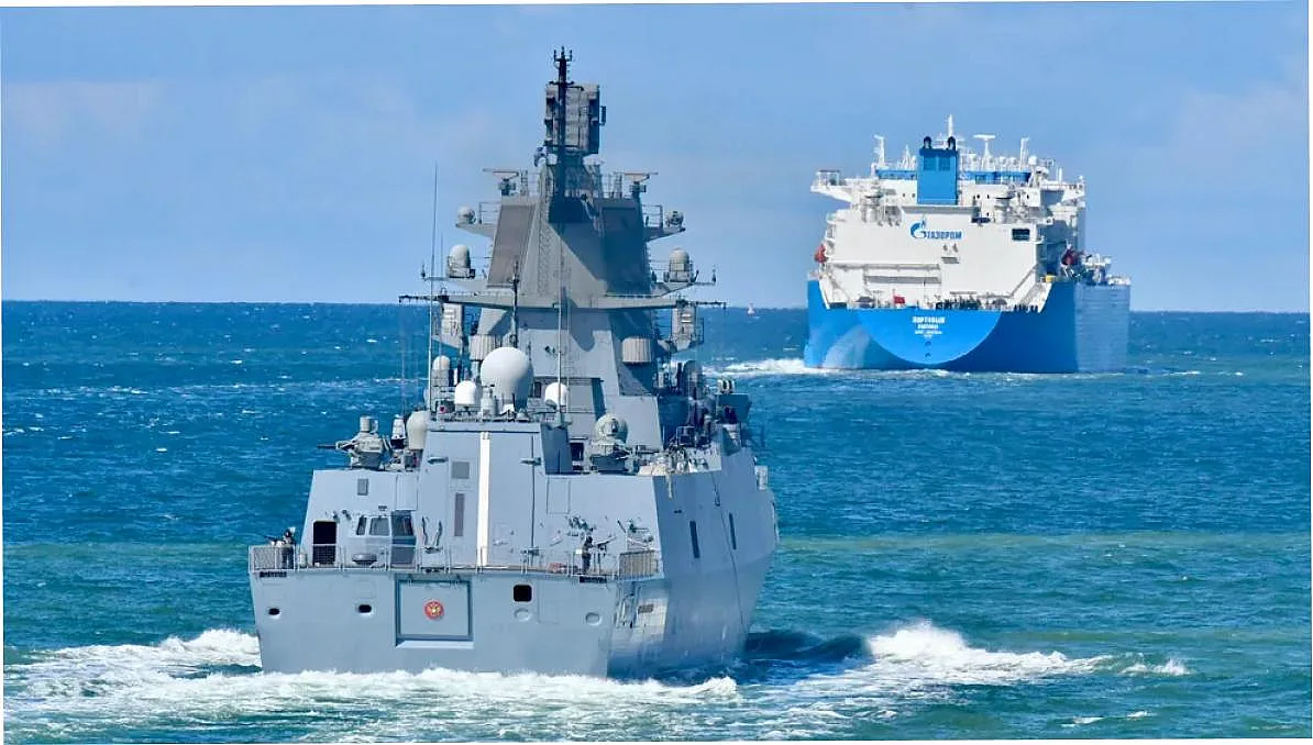 Россия начала отправлять газовые танкеры через Арктику, - Defense Express