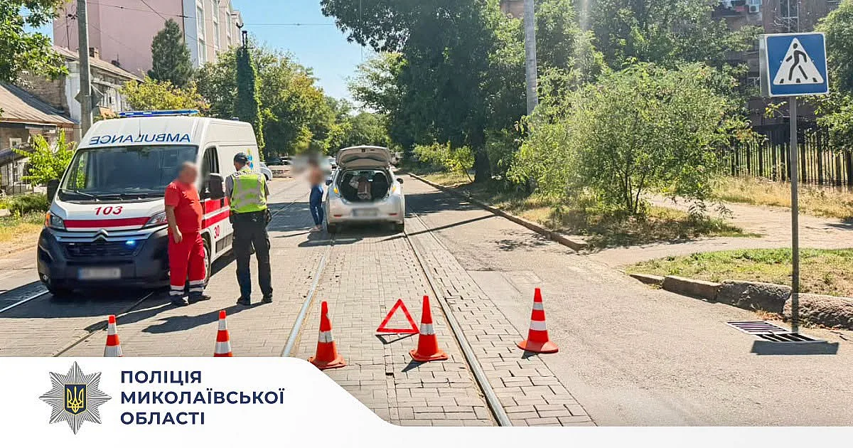 Nissan сбил женщину в центре Николаева: пострадавшую госпитализировали