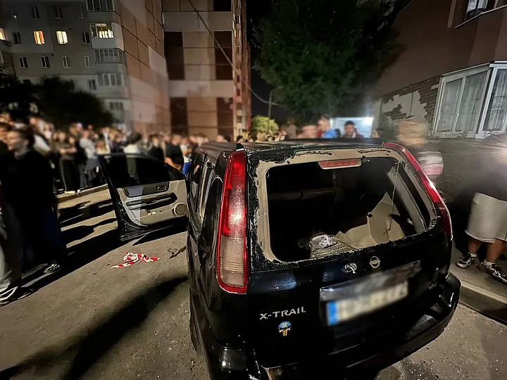В Тернополе группа людей атаковала автомобиль ТЦК: есть пострадавшие