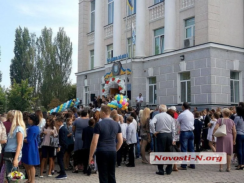 В Украине почти в два раза снизилось число первоклассников