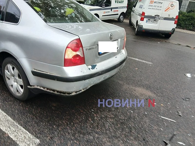 На проспекте в Николаеве произошло ДТП с тремя автомобилями: движение затруднено