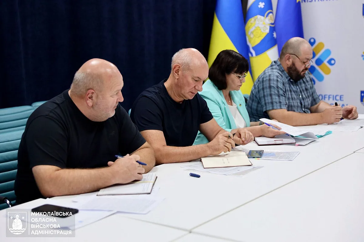Безпека, гаряче харчування та готовність шкіл: Георгій Решетілов провів нараду перед початком навчального року