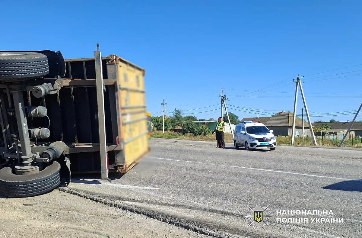 Смертельное ДТП на трассе под Одессой: столкнулись ВАЗ и грузовик DAF