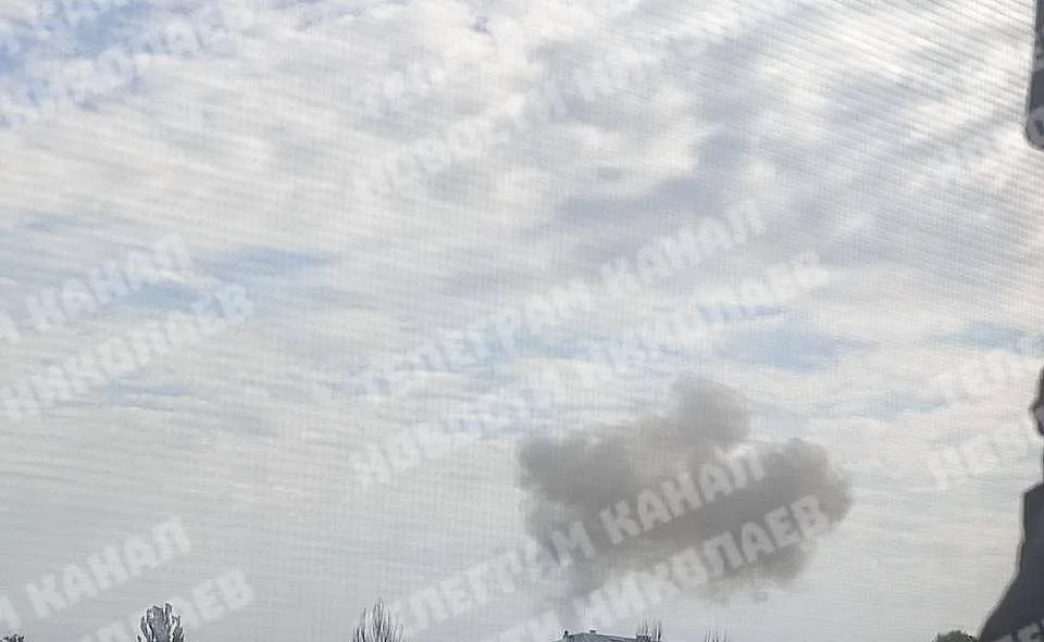 В Николаеве прогремел взрыв - над городом поднимается столб дыма